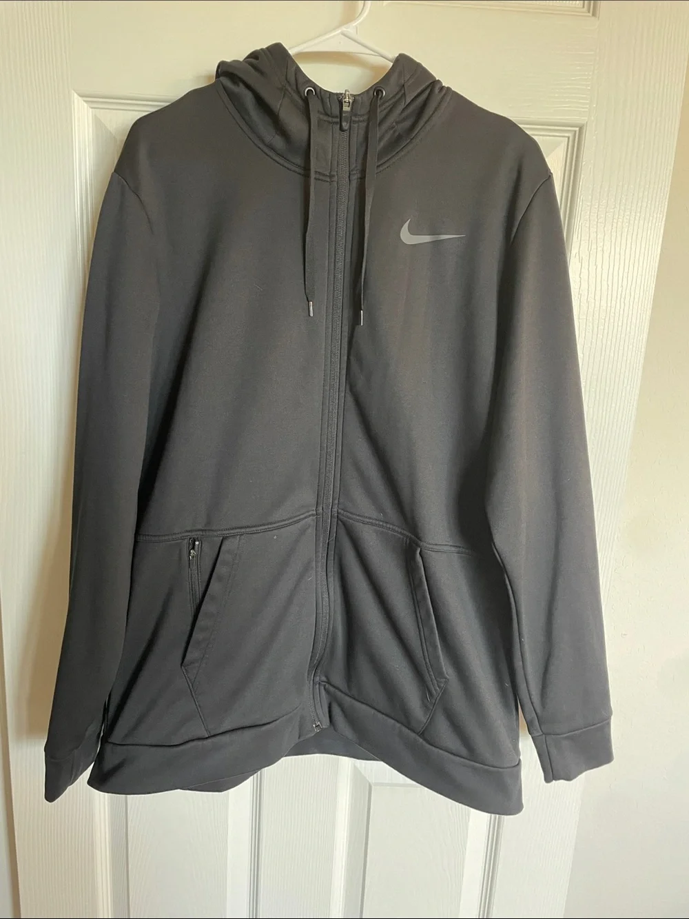 Nike Men's Black Full-Zip Hooded Jacket